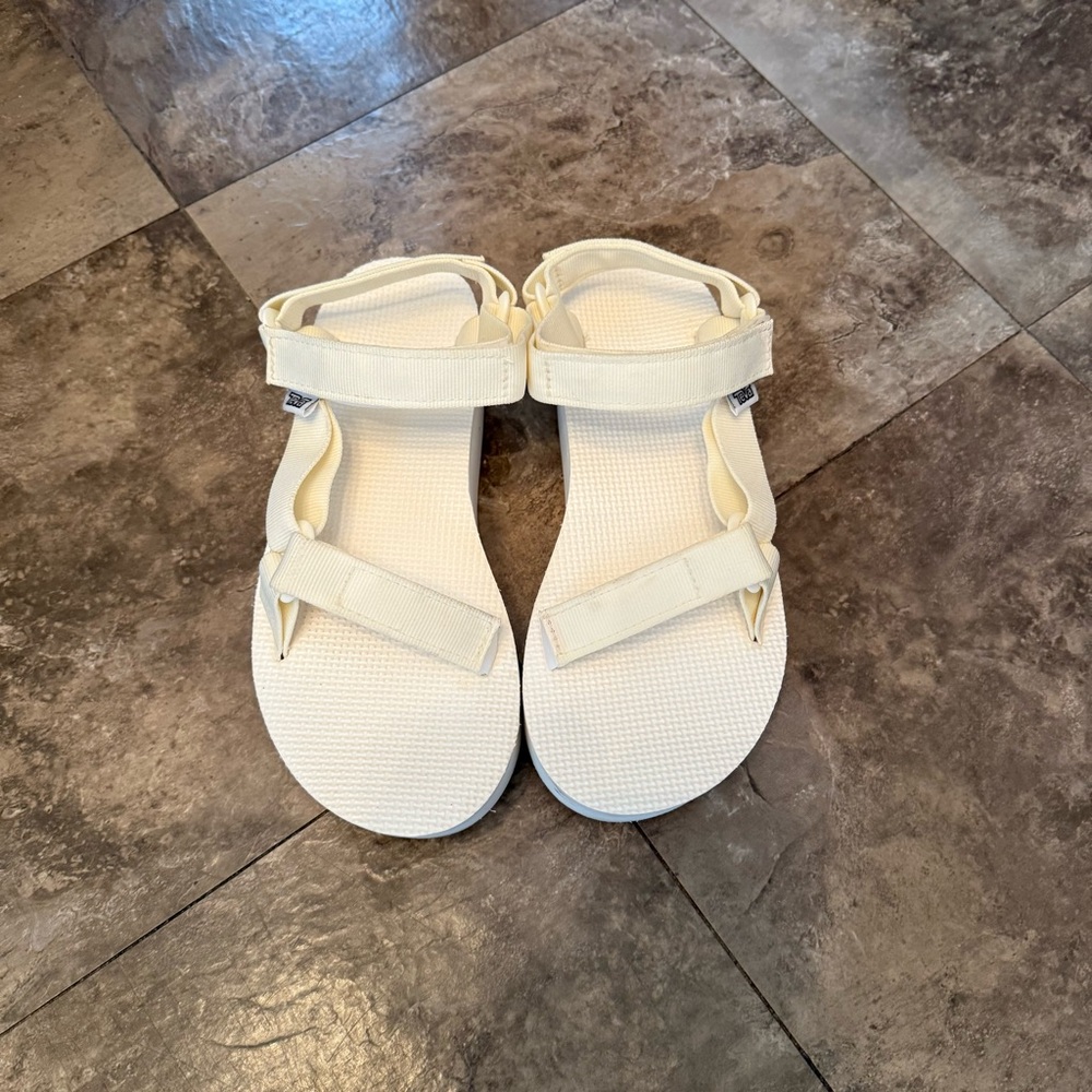 Teva Flatform Universal Sandal